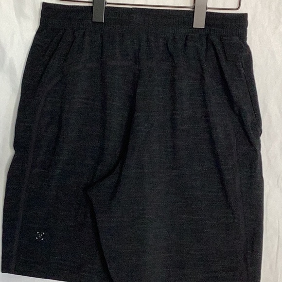 Lululemon shorts - Picture 5 of 11